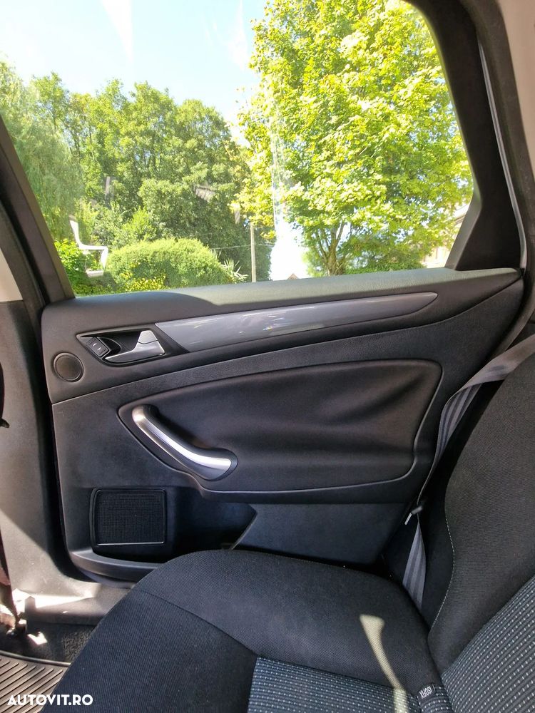 Ford Mondeo - 12