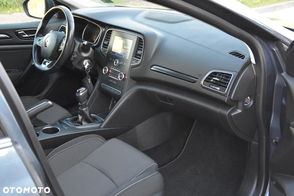 Renault Megane ENERGY TCe 100 EXPERIENCE - 24