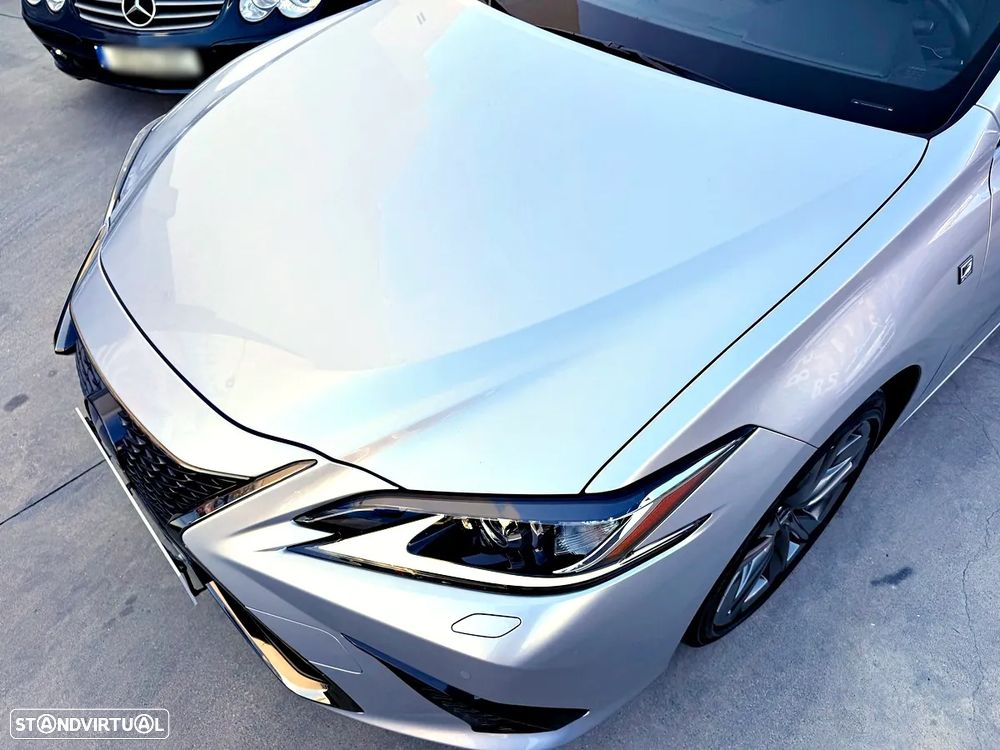 Lexus ES 300h - 54