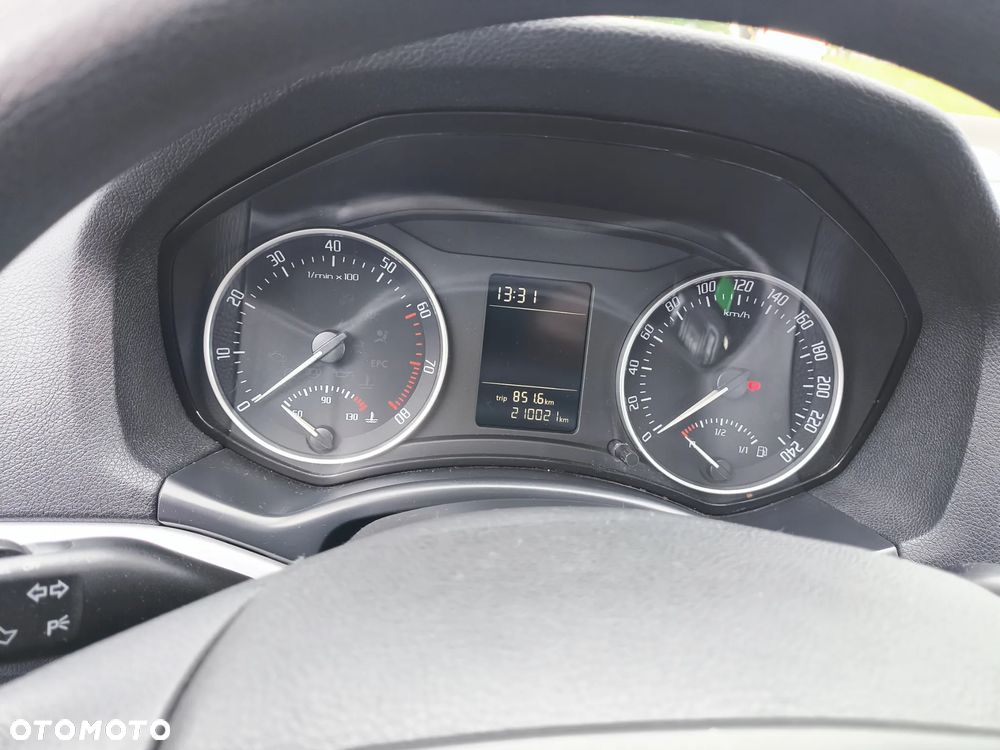 Skoda Octavia 1.6 Ambition - 8