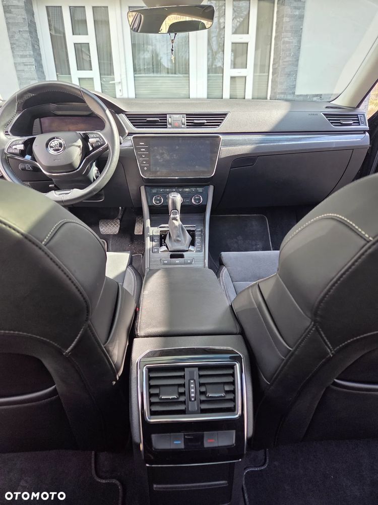 Skoda Superb 2.0 TDI SCR 4x4 Style DSG - 11