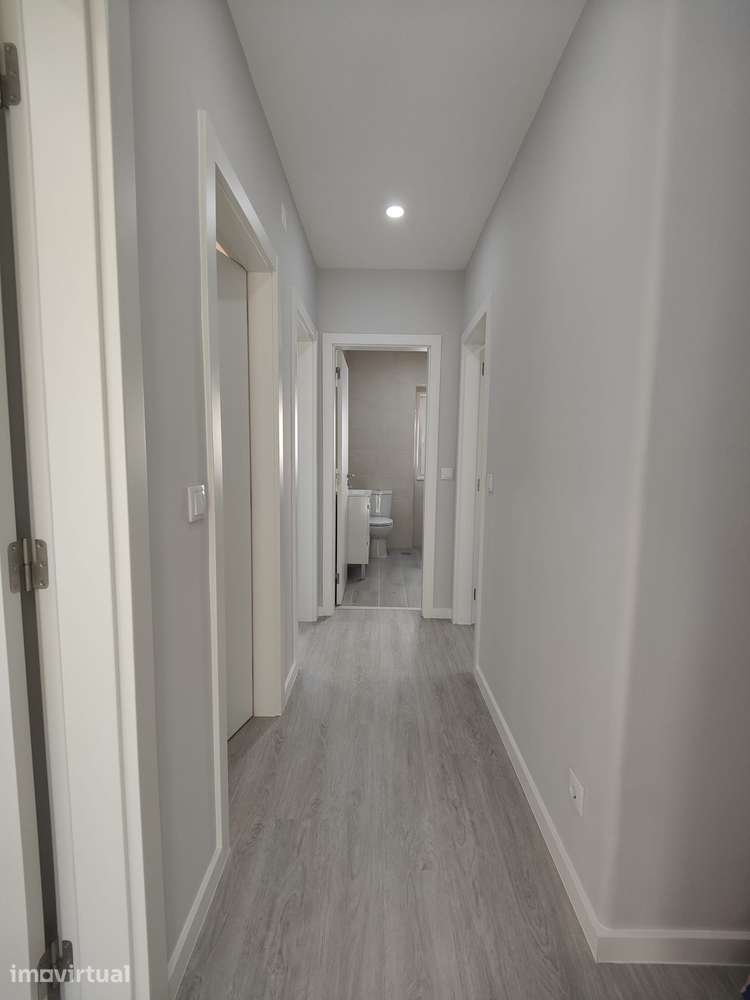 Apartamento T2 renovado para arrendamento — Centro do Pinhal Novo - Grande imagem: 3/11