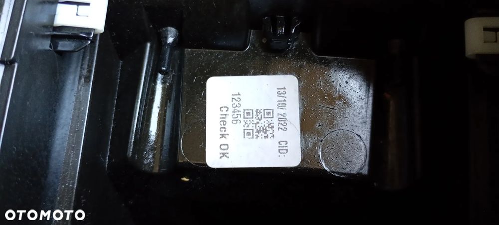 Tunel środkowy podłokietnik uchwyt na kubek Fiat 500E II 20- - 10