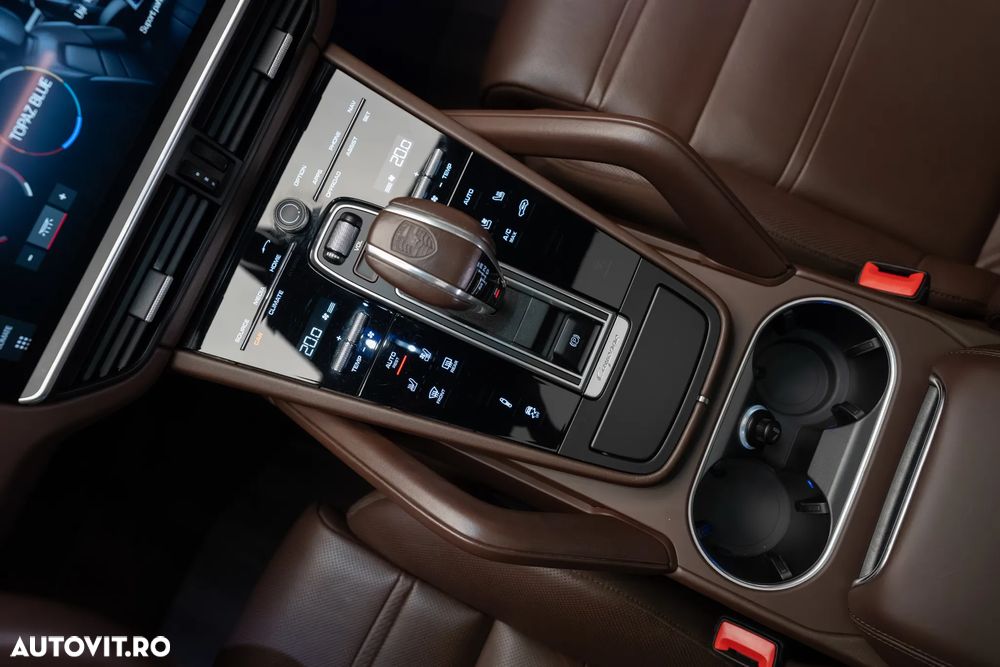 Porsche Cayenne - 16