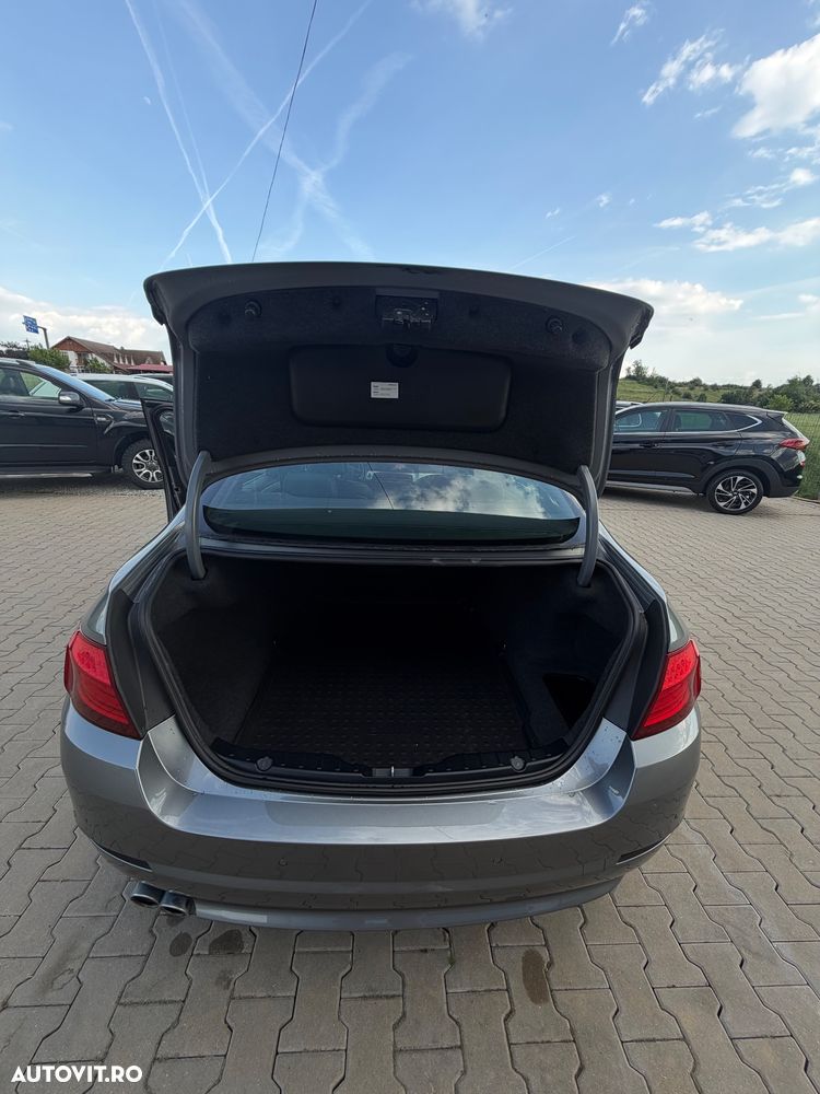 BMW Seria 5 520d Aut. - 22