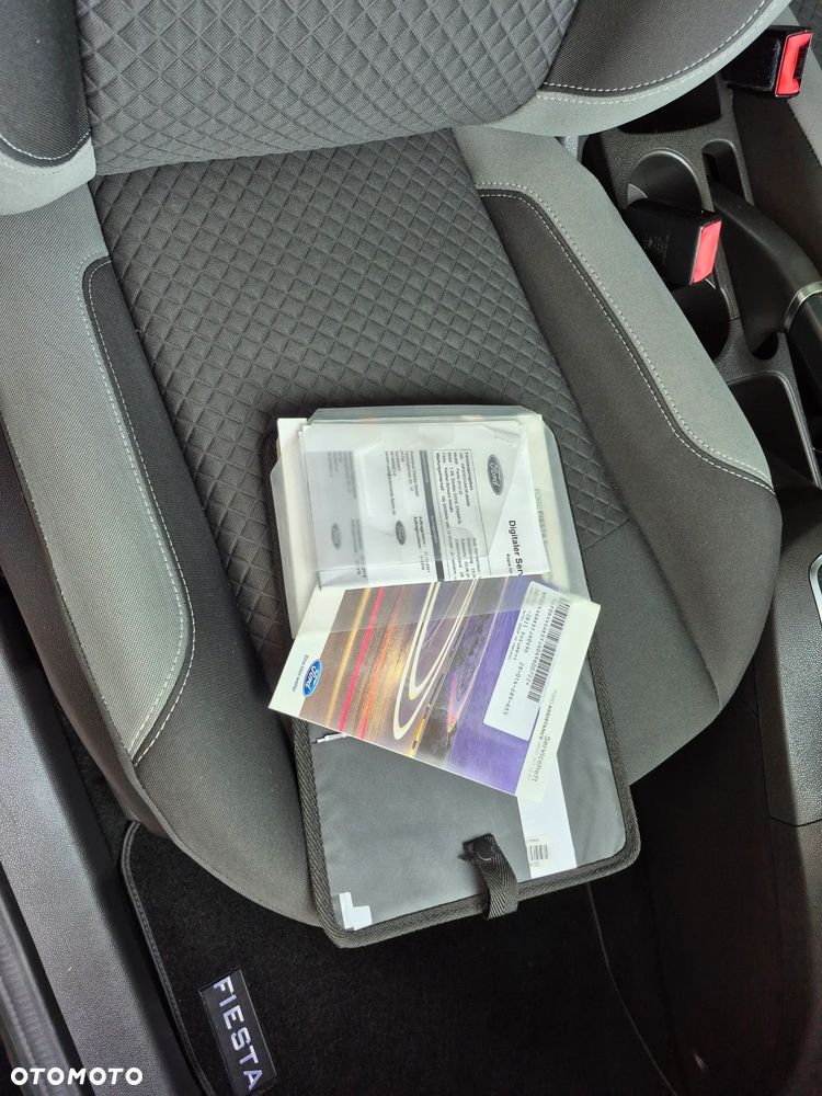 Ford Fiesta 1.25 Celebration - 14