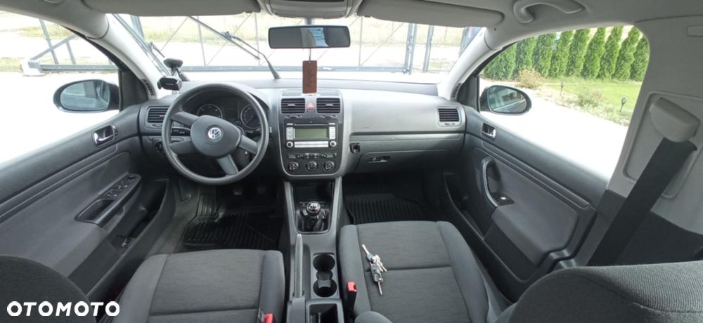 Volkswagen Golf - 5