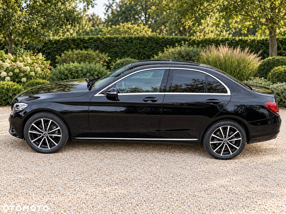 Mercedes-Benz C-Class 2019 photo 3