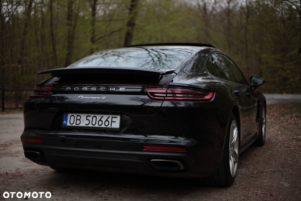 Porsche Panamera 4 - 10