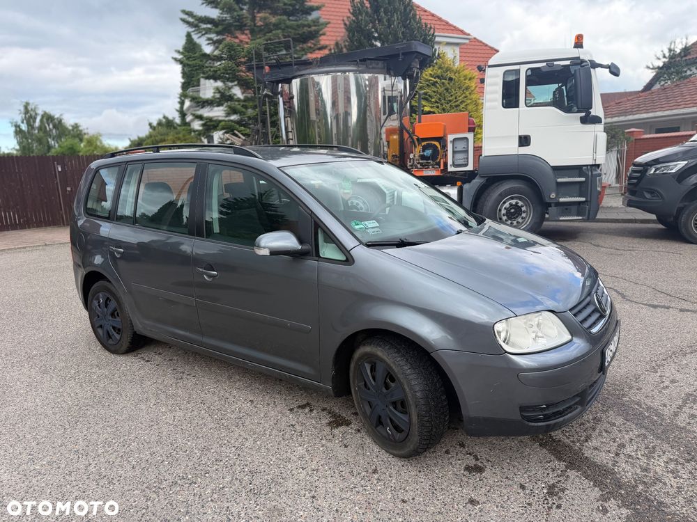 Volkswagen Touran 1.9 TDI Conceptline - 3