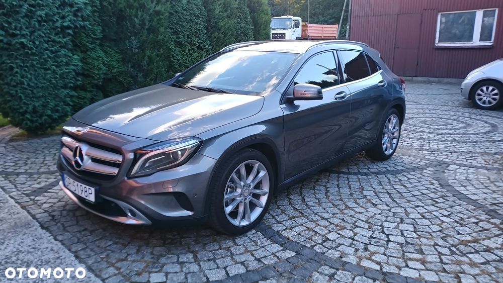 Mercedes-Benz GLA 220 d 4-Matic - 10