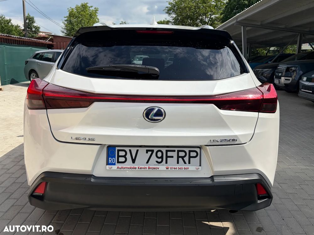 Lexus UX 250h Business Edition - 13
