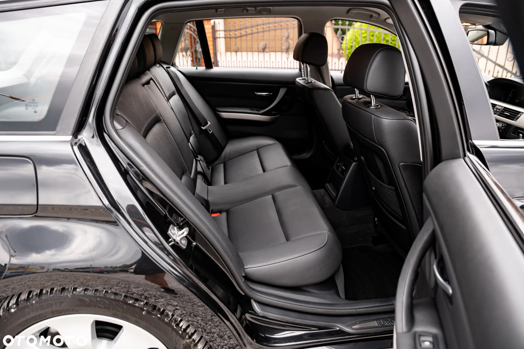 BMW Seria 3 325i xDrive Touring Edition Sport - 23