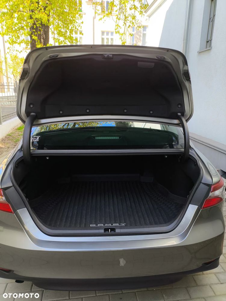 Toyota Camry 2.5 Hybrid Executive CVT - 13