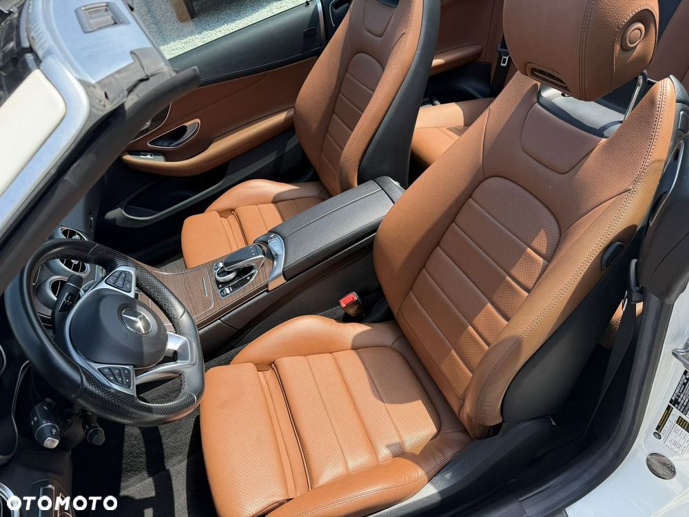 Mercedes-Benz Klasa C 300 9G-TRONIC AMG Line - 14