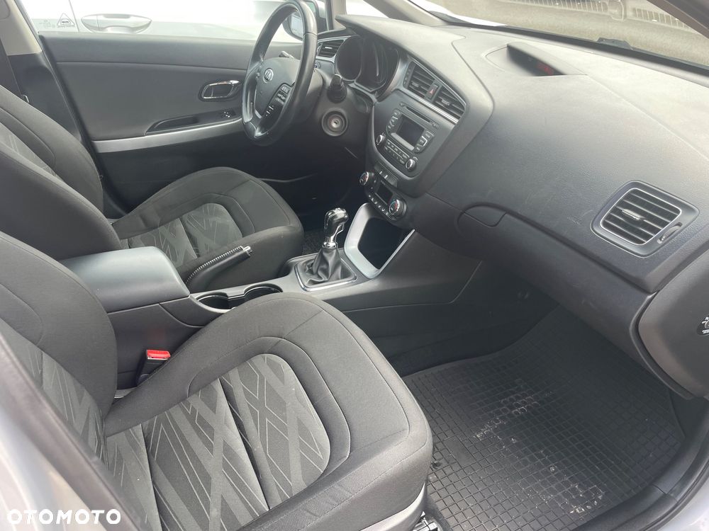 Kia Ceed 1.6 GDI L - 19