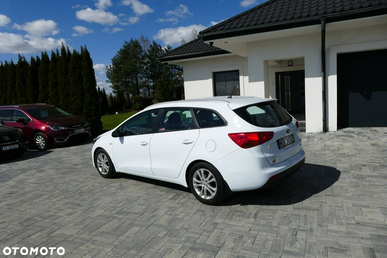 Kia Ceed - 10