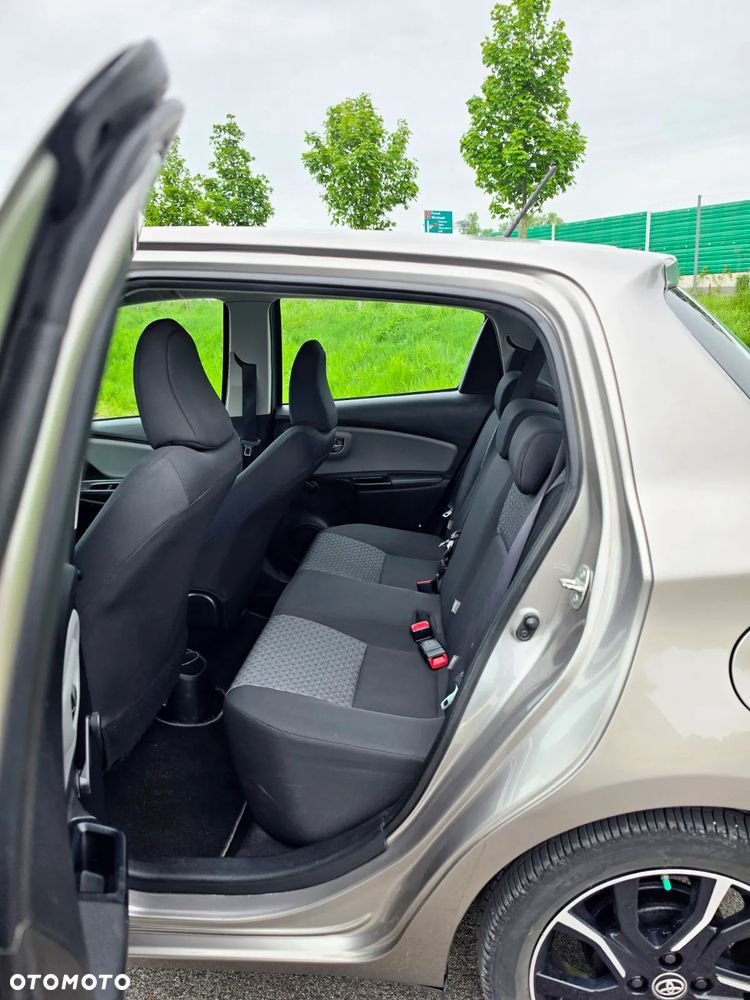 Toyota Yaris 1.33 Active EU6 - 11