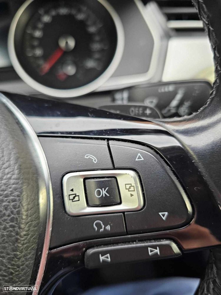 VW Passat Variant 1.6 TDI Confortline DSG - 8