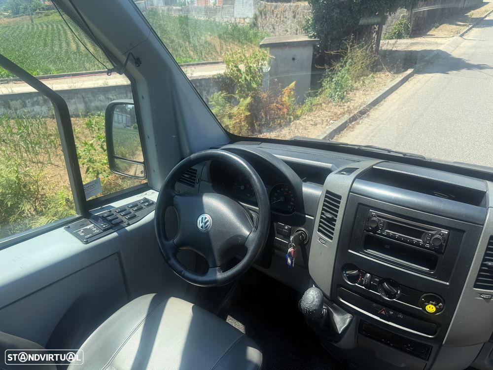 Volkswagen CRAFTER 2.5 TDI MINI BUS 16 Lugares - 26