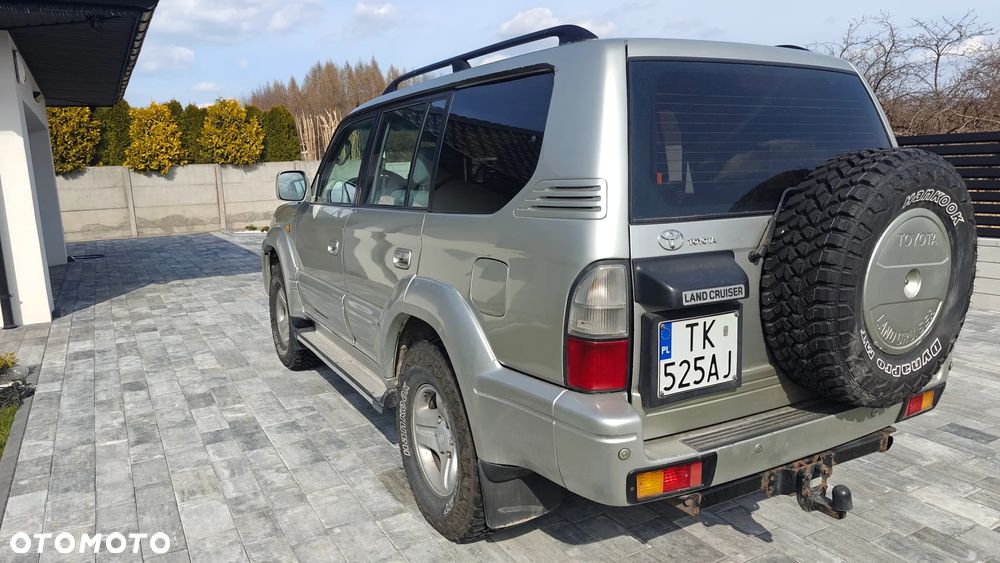 Toyota Land Cruiser - 4