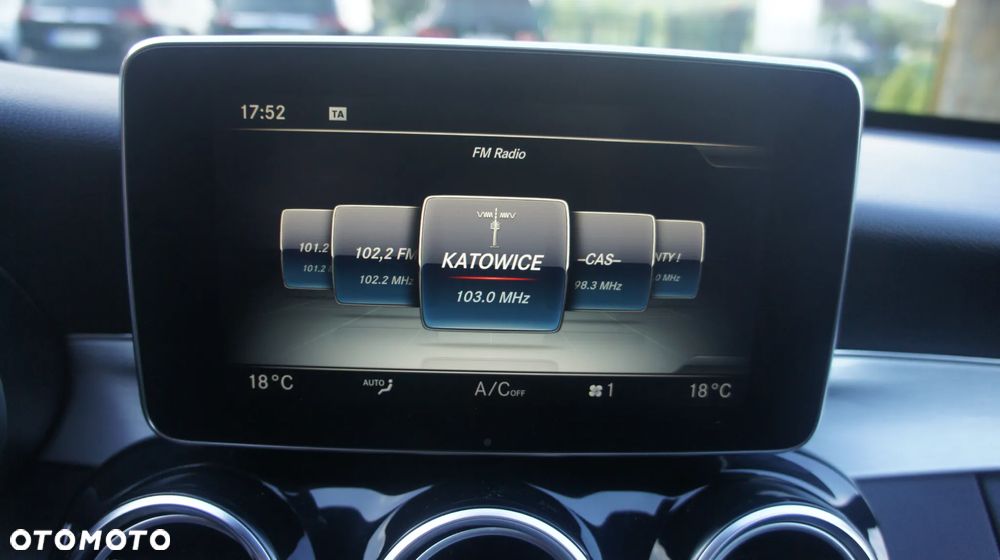 Mercedes-Benz Klasa C 200 9G-TRONIC AMG Line - 24