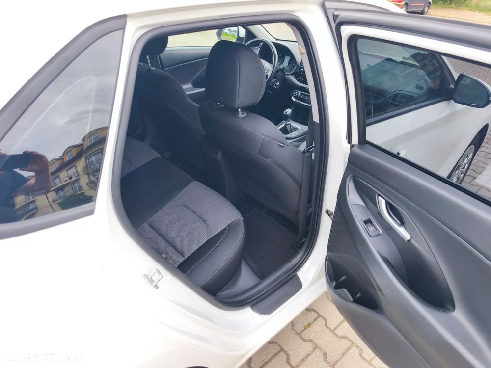 Hyundai i30 1.4 Comfort - 17