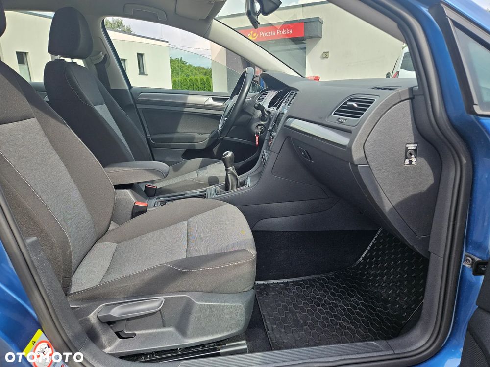 Volkswagen Golf - 5