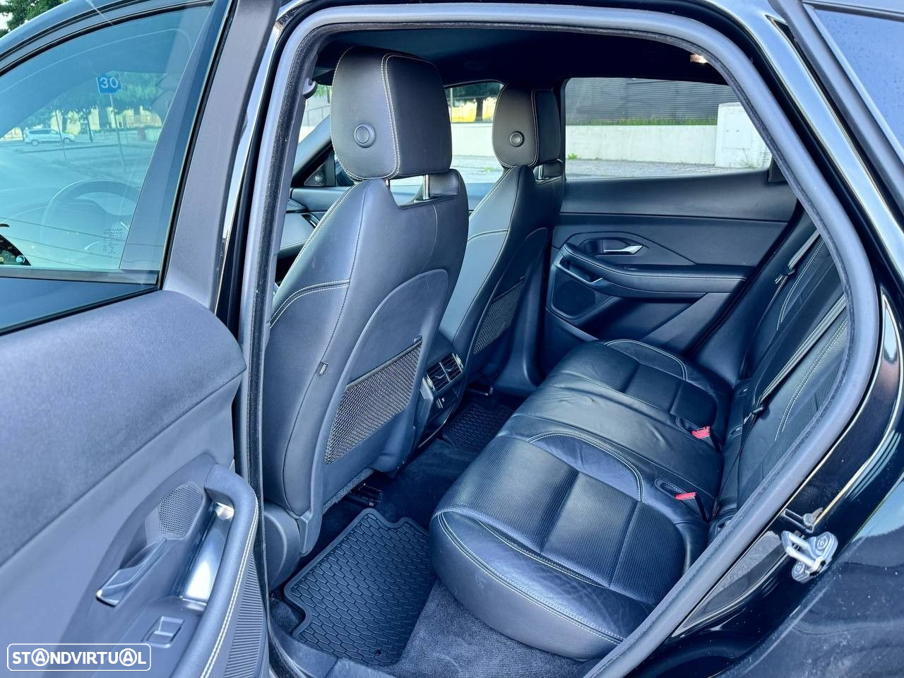 Jaguar E-Pace 2.0 i4D R-Dynamic - 4
