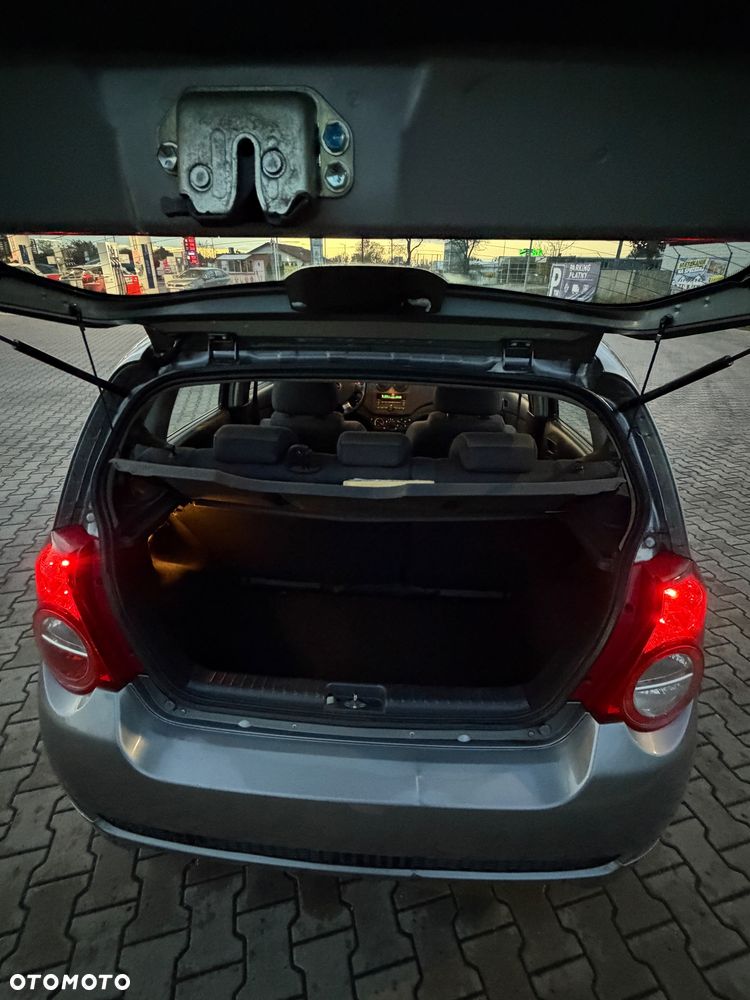 Chevrolet Aveo - 8