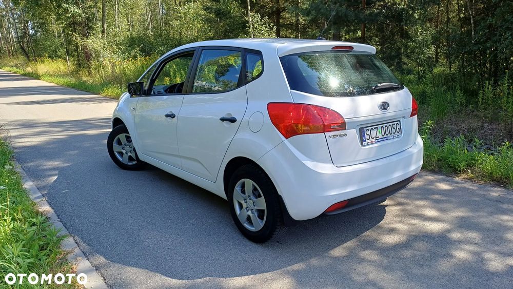 Kia Venga - 8