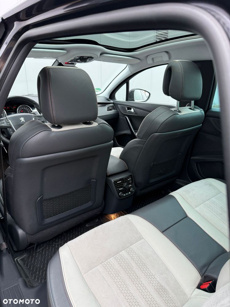 Peugeot 508 RXH Hybrid4 - 13