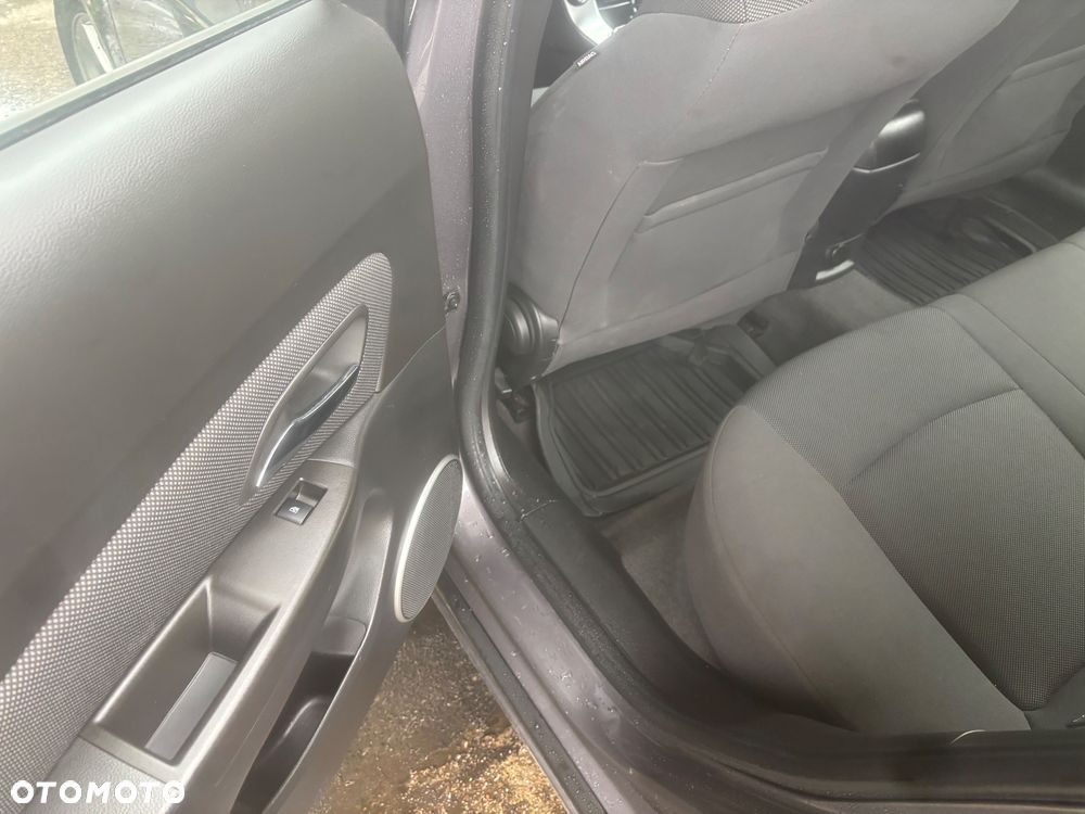 Chevrolet Cruze 1.6 LT - 17