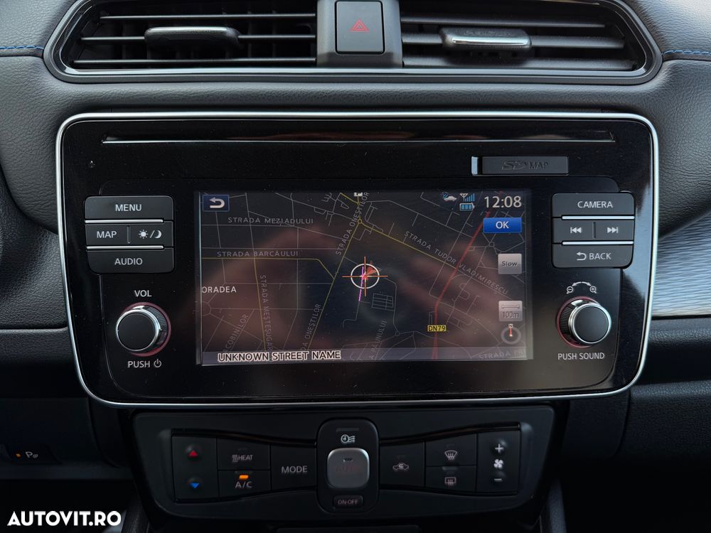 Nissan LEAF 40 kWh N-Connecta - 17