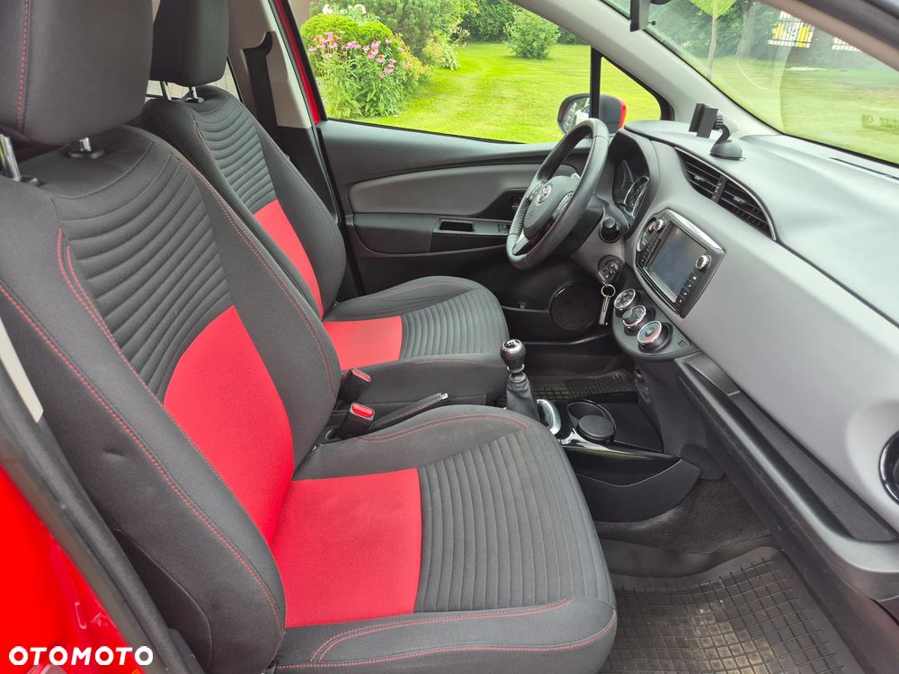 Toyota Yaris 1.33 VVT-i Lounge - 23