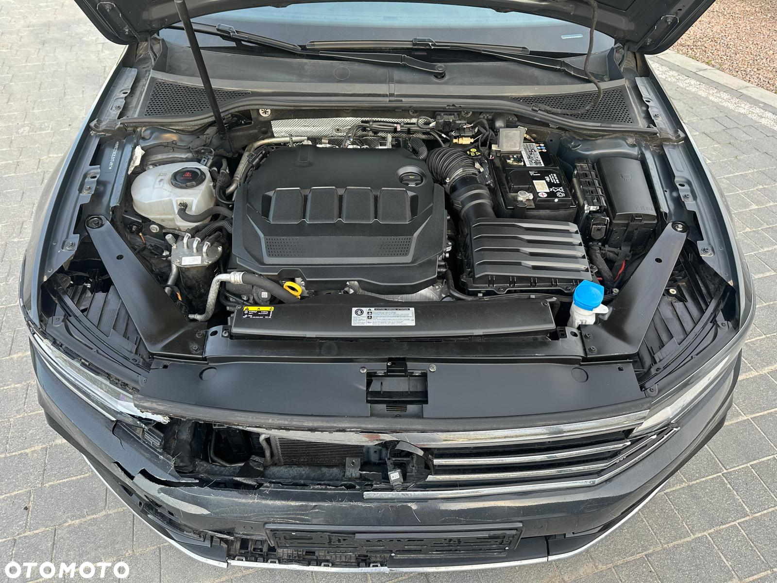 Volkswagen Passat Variant 2.0 TDI SCR DSG R-Line - 9