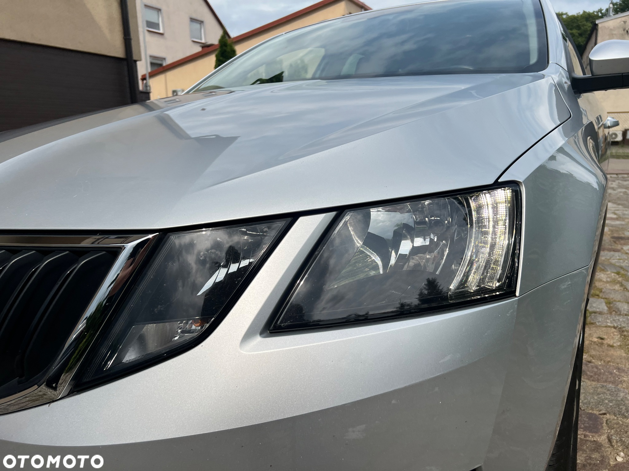 Skoda Octavia 1.6 TDI SCR Clever DSG - 2