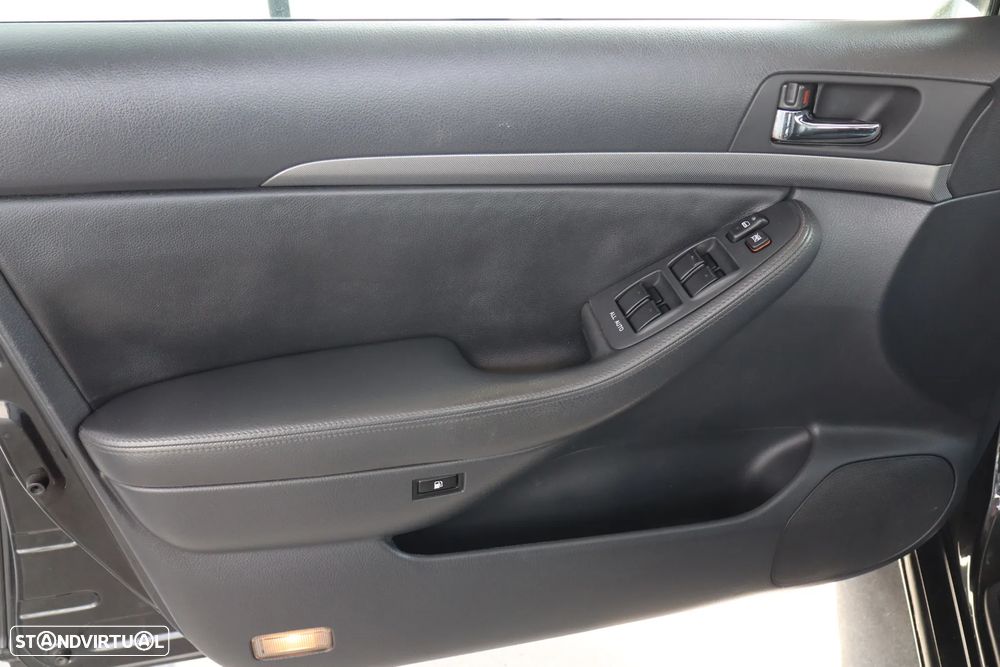Toyota Avensis SD 2.2 D-4D Sol+GPS - 13