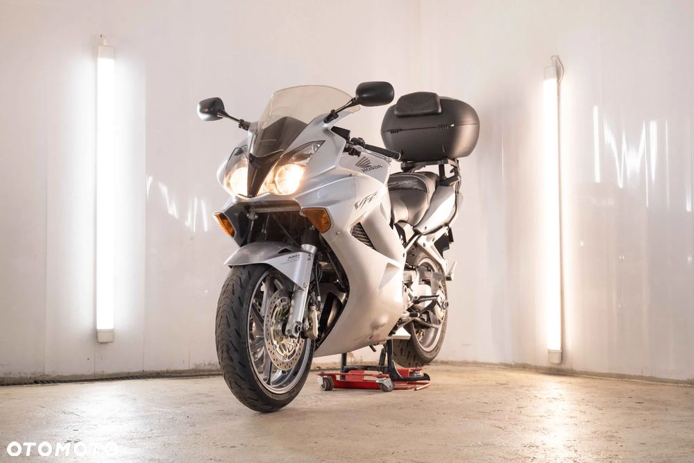 Honda VFR - 1