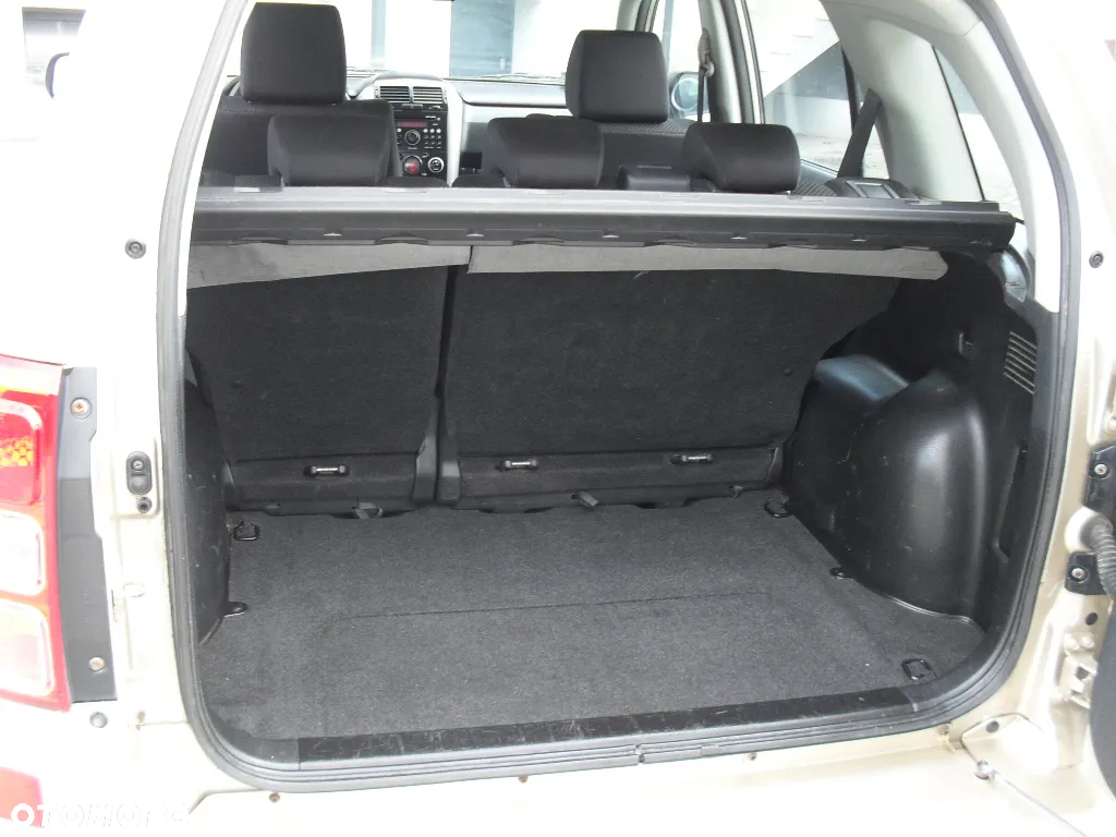 Suzuki Grand Vitara 2.0 - 25