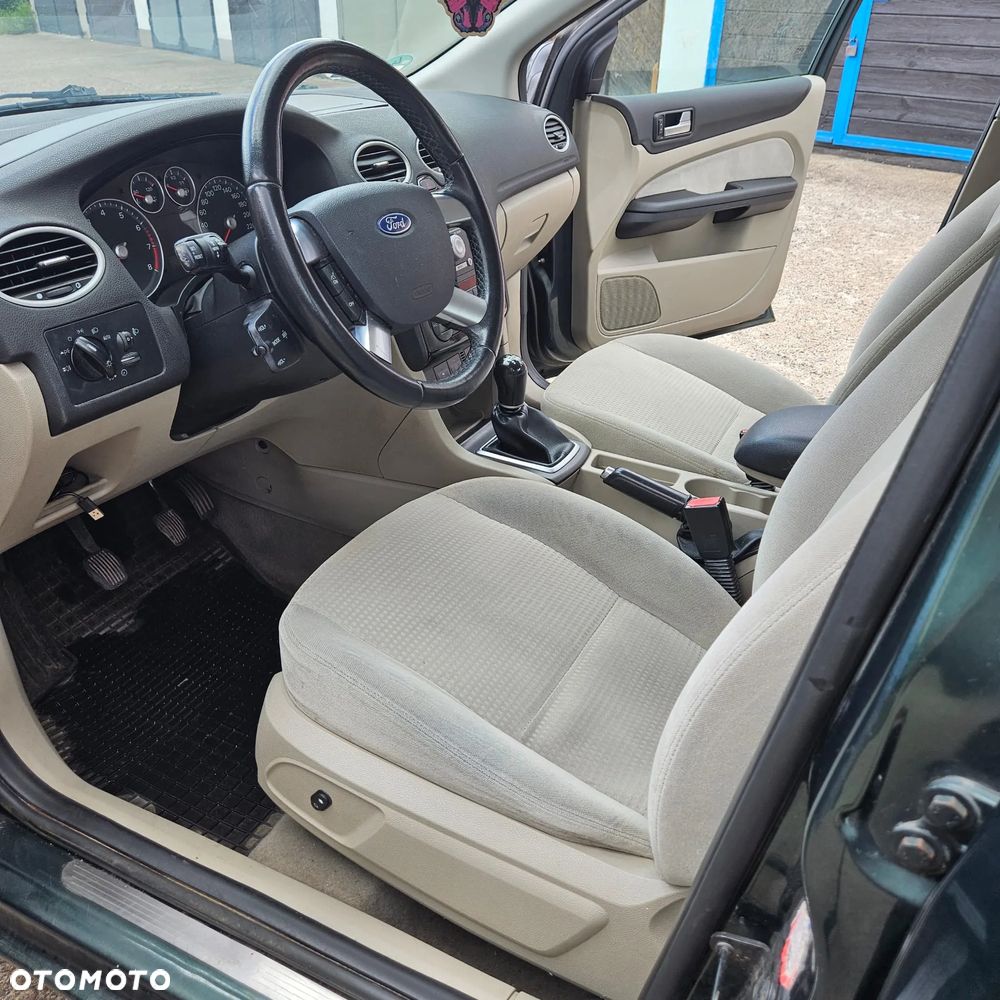 Ford Focus 1.6 Ghia - 4