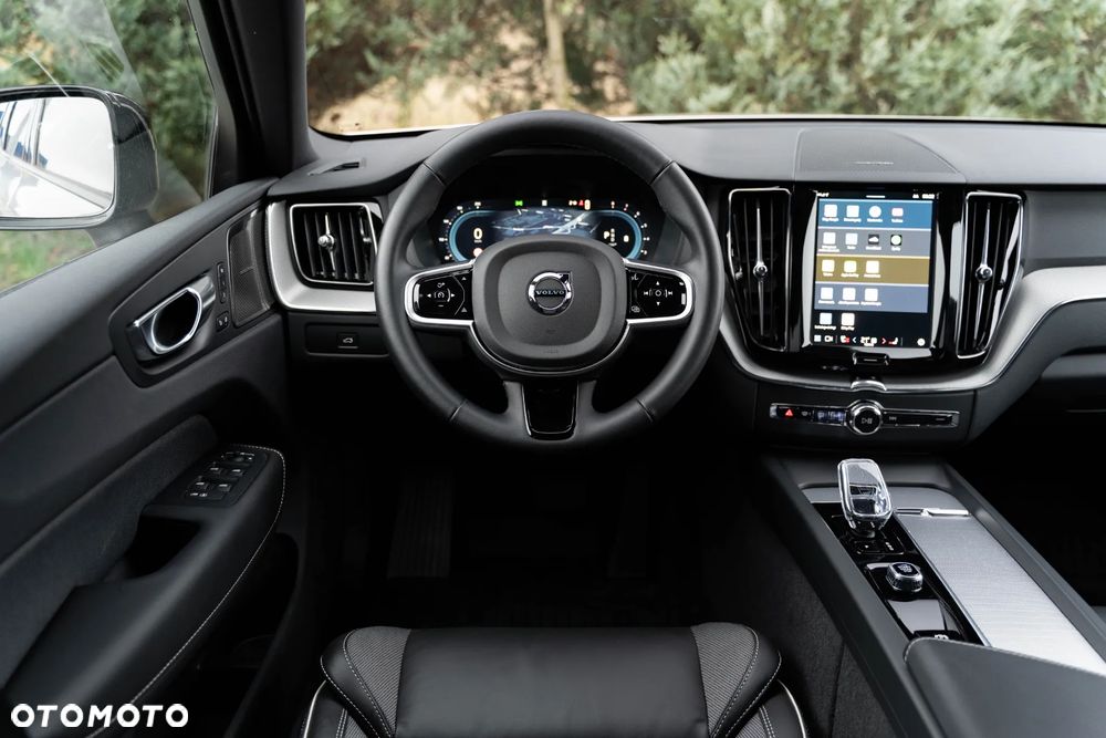 Volvo XC 60 B5 B AWD Plus Dark - 22