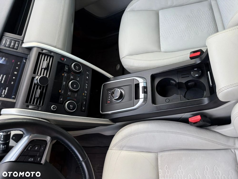 Land Rover Discovery Sport 2.0 TD4 HSE - 6