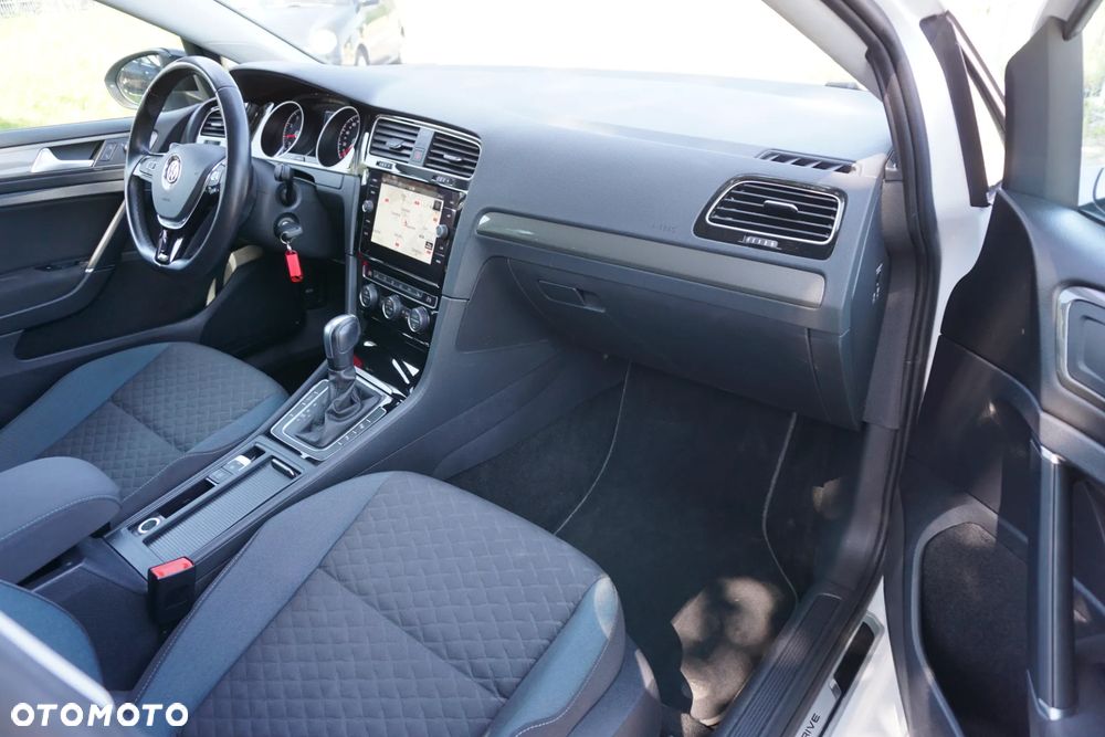 Volkswagen Golf 1.5 TSI ACT OPF DSG IQ.DRIVE - 16