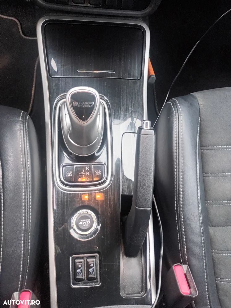 Mitsubishi Outlander 2.0 4WD CVT Plus - 5