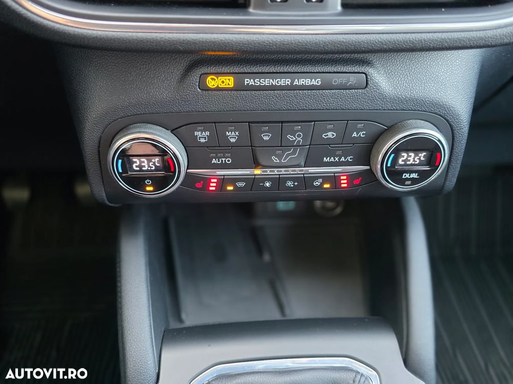 Ford Kuga 1.5 EcoBoost FWD Titanium - 38