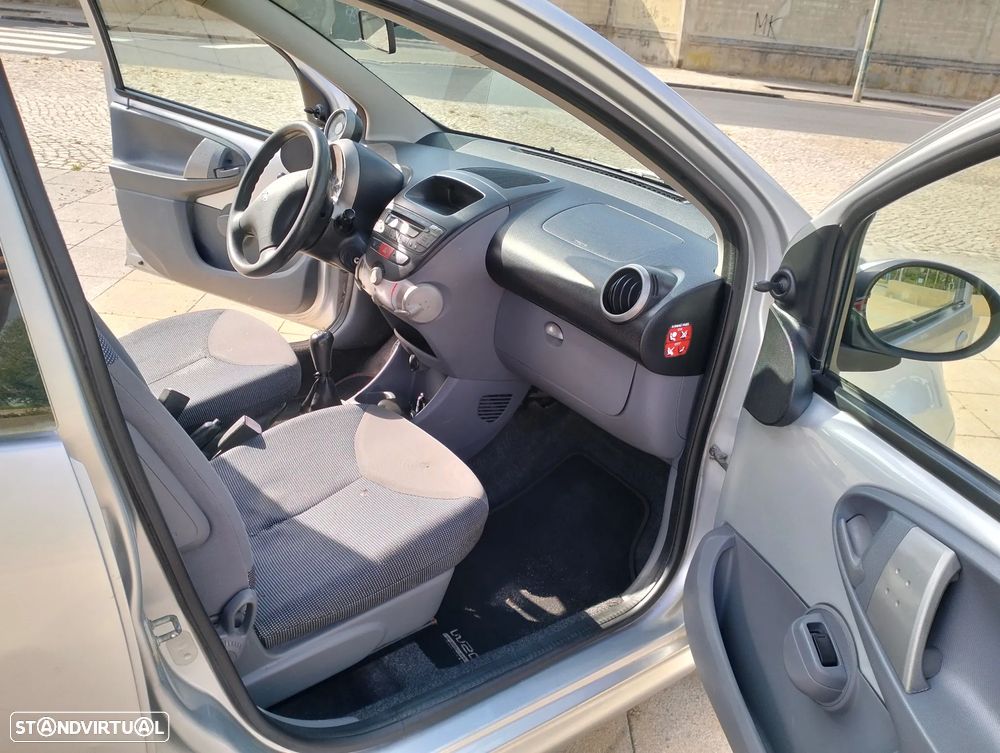 Peugeot 107 1.0 Trendy — fotografia 7