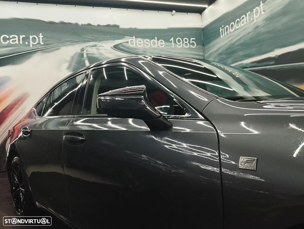 Lexus ES 300h F Sport - 9