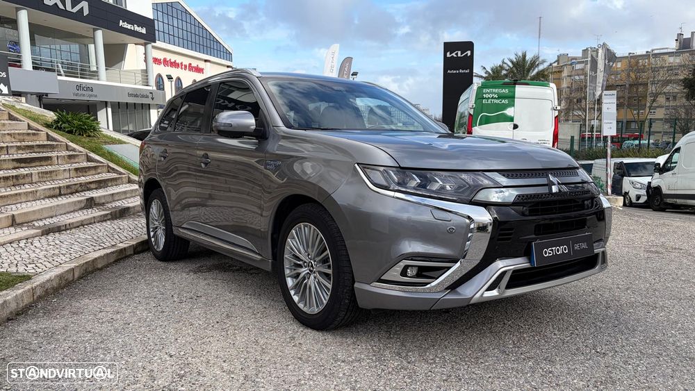 Mitsubishi Outlander - 1