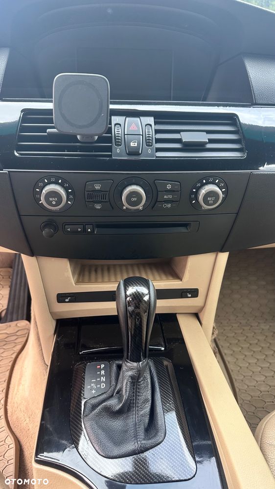 BMW Seria 5 525d - 13